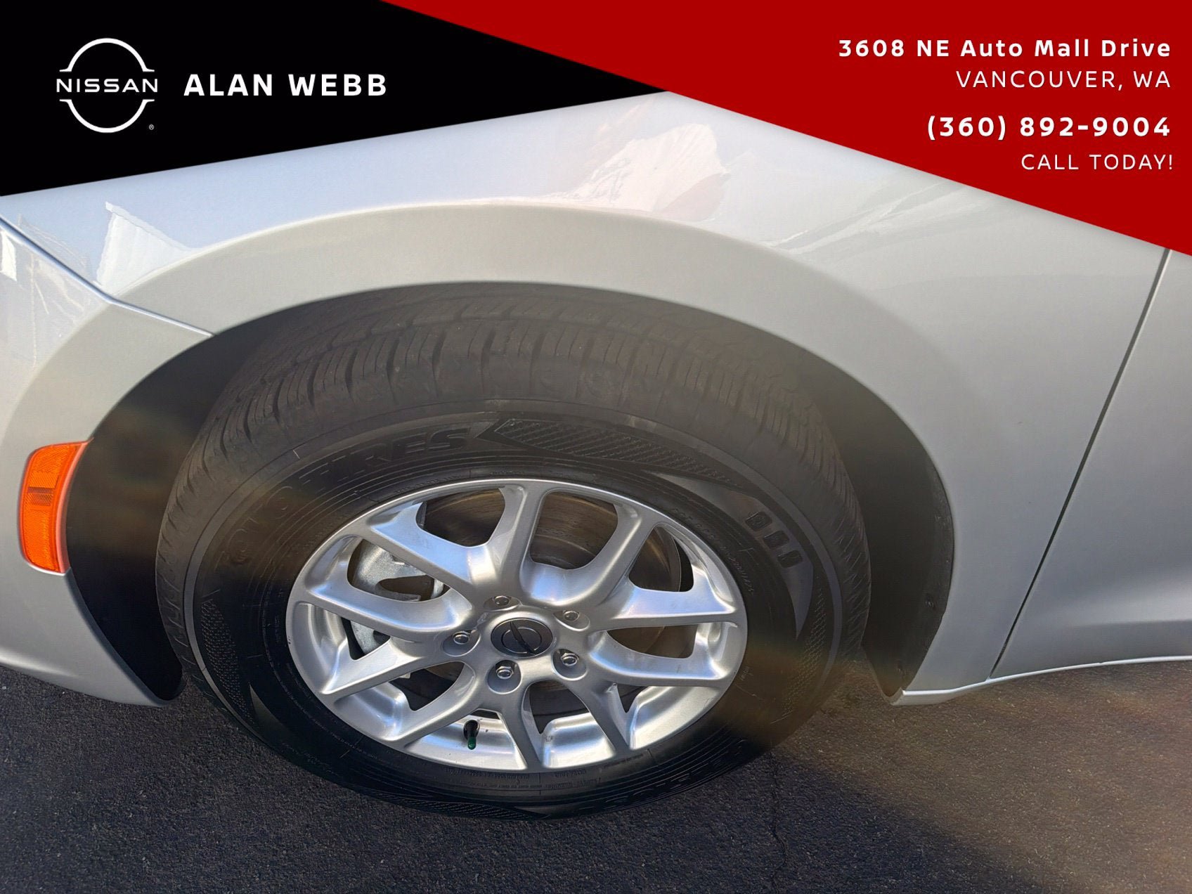Used 2023 Chrysler Pacifica Touring-L FWD image 32