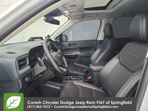 Used 2025 Ford Maverick Lobo AWD/4WD image 18