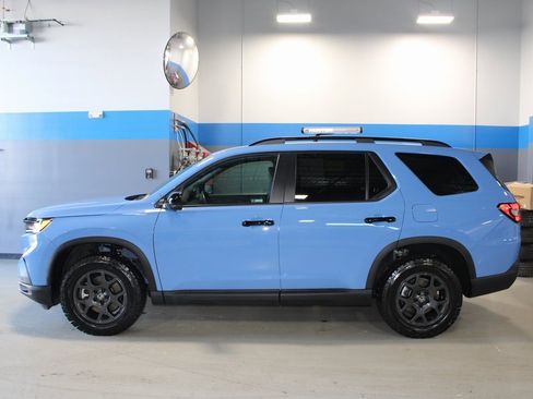 Used 2025 Honda Pilot TrailSport image 15