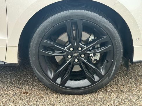 Used 2019 Ford Edge ST w/ Equipment Group 401A image 9