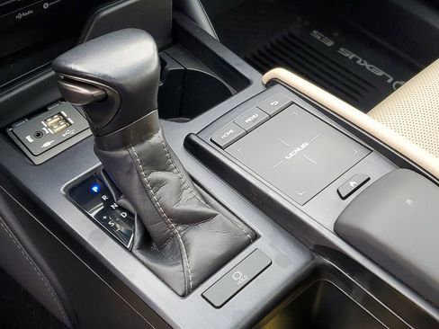 Used 2021 Lexus ES 250 w/ Premium Package image 19