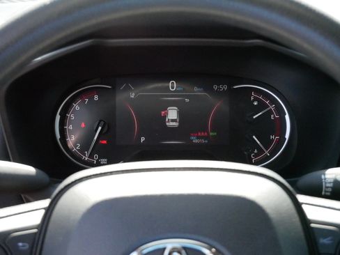 Used 2025 Toyota RAV4 XLE AWD/4WD image 21