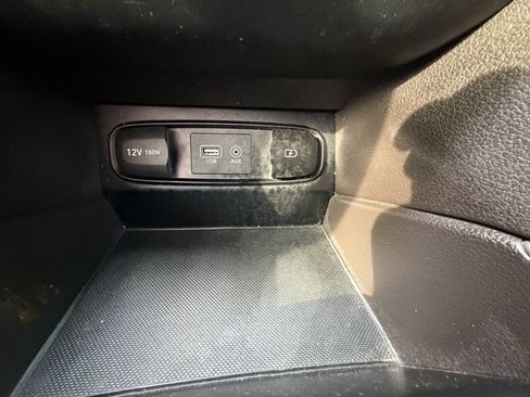 Used 2020 Hyundai Santa Fe SE AWD/4WD image 23