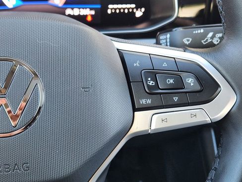 Certified 2025 Volkswagen Jetta SE w/ Sunroof Package image 19