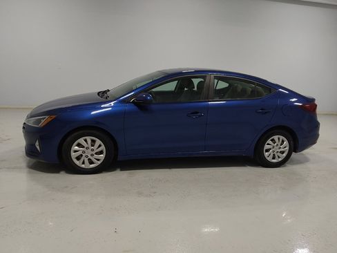 Used 2019 Hyundai Elantra SE FWD image 2