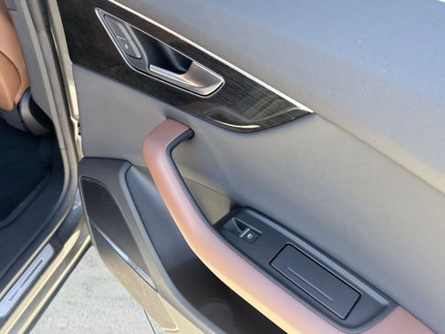 Used 2019 Audi Q8 Premium Plus w/ Premium Plus image 41