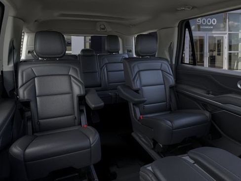 New 2026 Lincoln Navigator Premiere AWD/4WD image 26