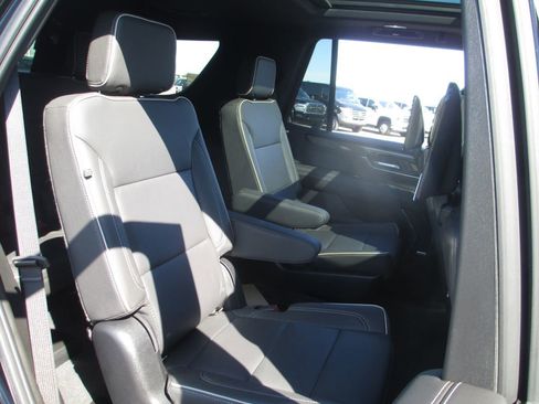 Used 2025 GMC Yukon Elevation w/ Elevation Premium Package AWD/4WD image 26