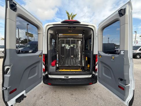 Used 2018 Ford Transit 350 XL image 6