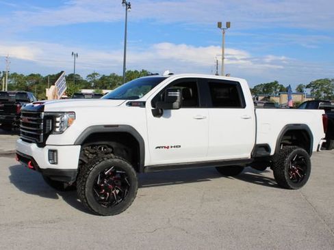 Used 2022 GMC Sierra 2500 AT4 w/ AT4 Premium Plus Package AWD/4WD image 5