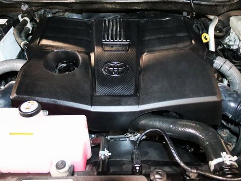 Used 2022 Toyota Tundra Platinum image 76