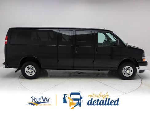 Used 2024 Chevrolet Express 3500 LT w/ LT Preferred Equipment Group RWD image 2