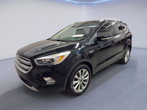 Used 2018 Ford Escape Titanium image 3