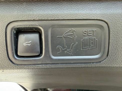 Used 2019 Ford Expedition Limited w/ Equipment Group 303A image 11