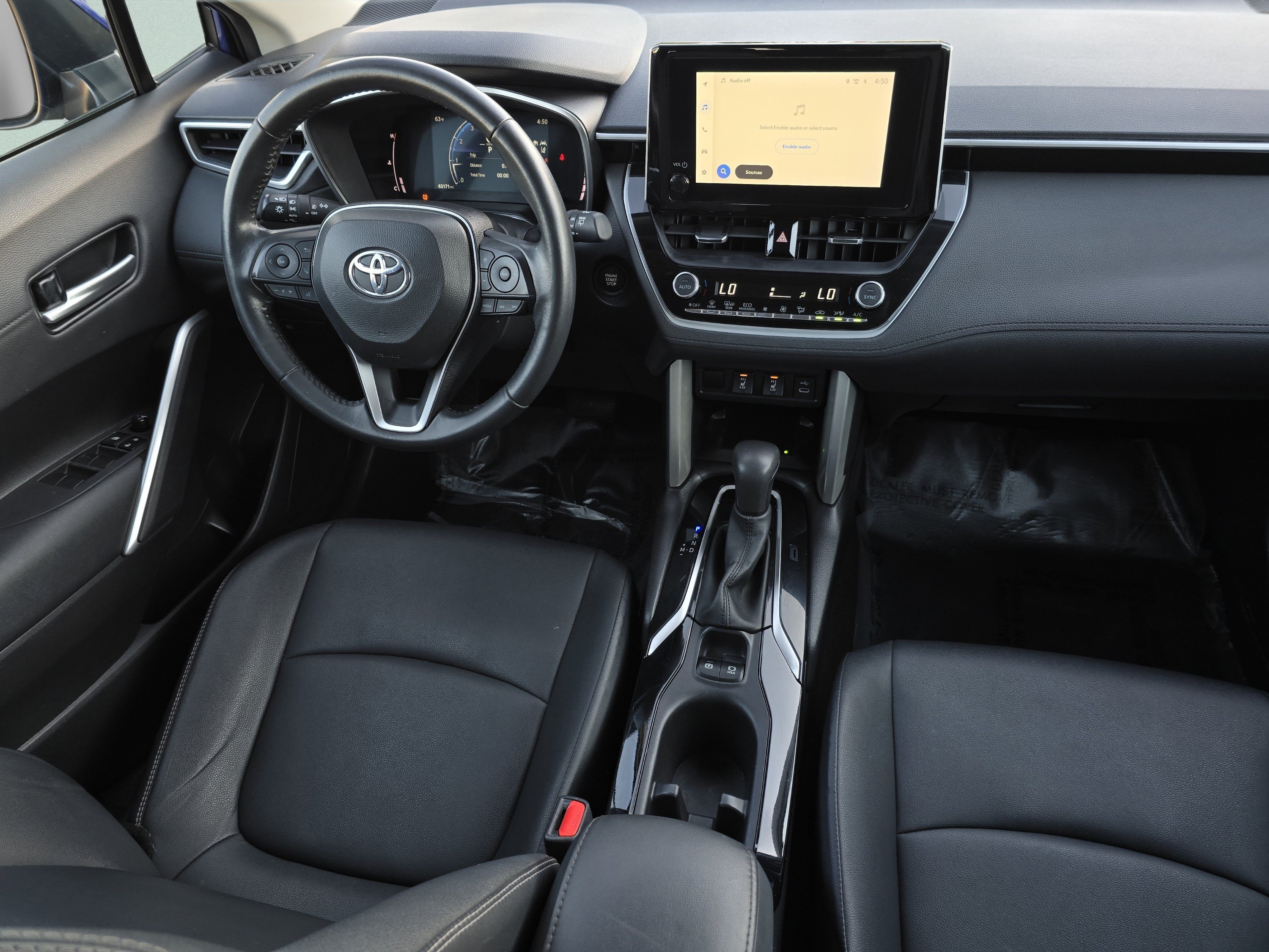 Used 2024 Toyota Corolla Cross XLE FWD image 32