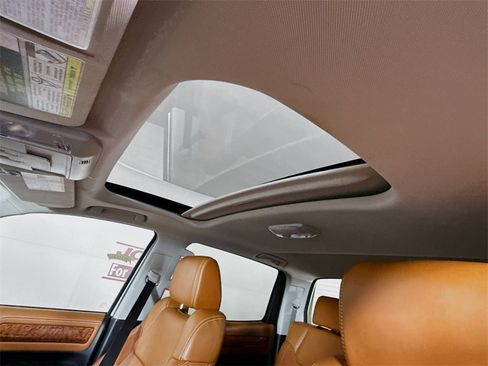 Used 2017 Toyota Tundra Platinum image 11