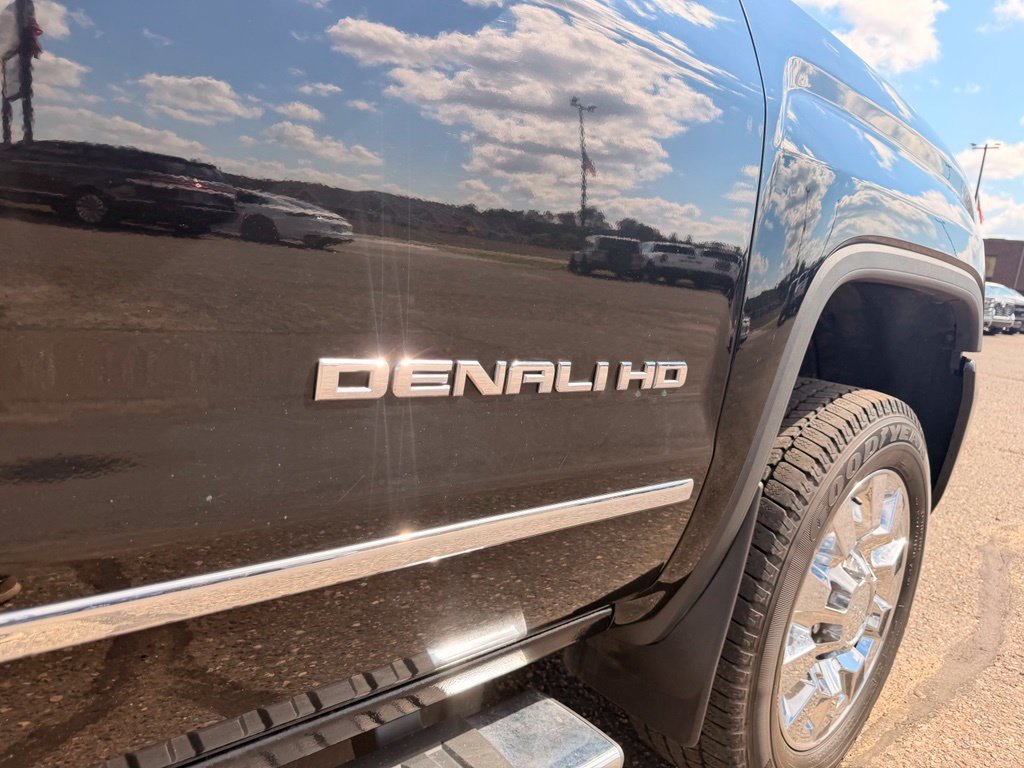 Used 2016 GMC Sierra 2500 Denali w/ Duramax Plus Package AWD/4WD image 21