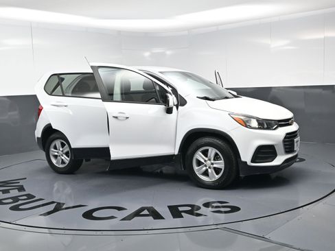 Certified 2020 Chevrolet Trax LS image 23