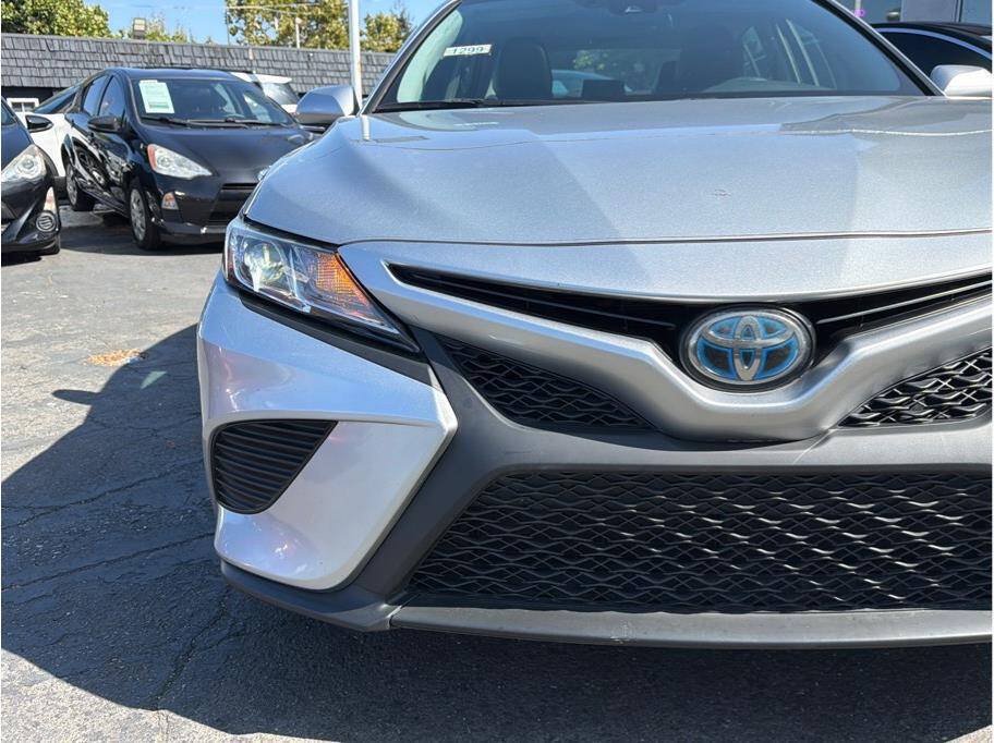 Used 2018 Toyota Camry SE w/ Audio Package FWD image 25
