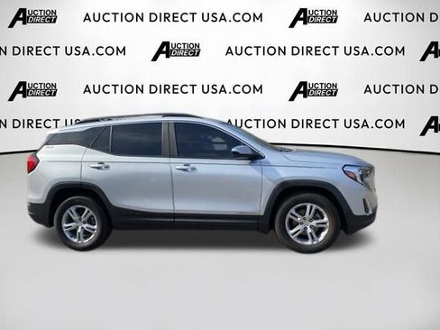 Used 2021 GMC Terrain SLE w/ Driver Convenience Package image 5