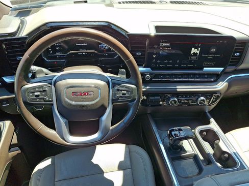 Used 2022 GMC Sierra 1500 SLT w/ SLT Premium Plus Package AWD/4WD image 20