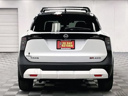 New 2026 Nissan Kicks SR w/ SR Premium Package AWD/4WD image 5