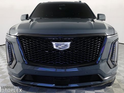 Used 2026 Cadillac Escalade Sport w/ LPO, ONYX Package image 2