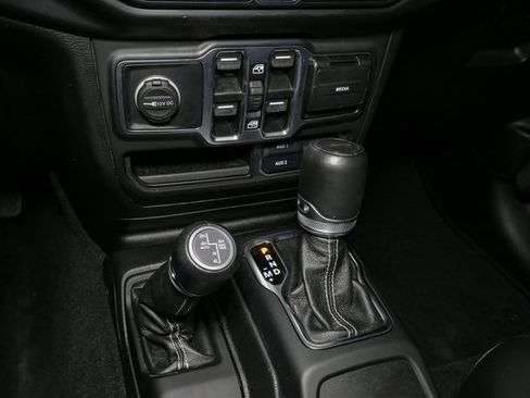 Used 2021 Jeep Wrangler Unlimited Sahara w/ Cold Weather Group image 28