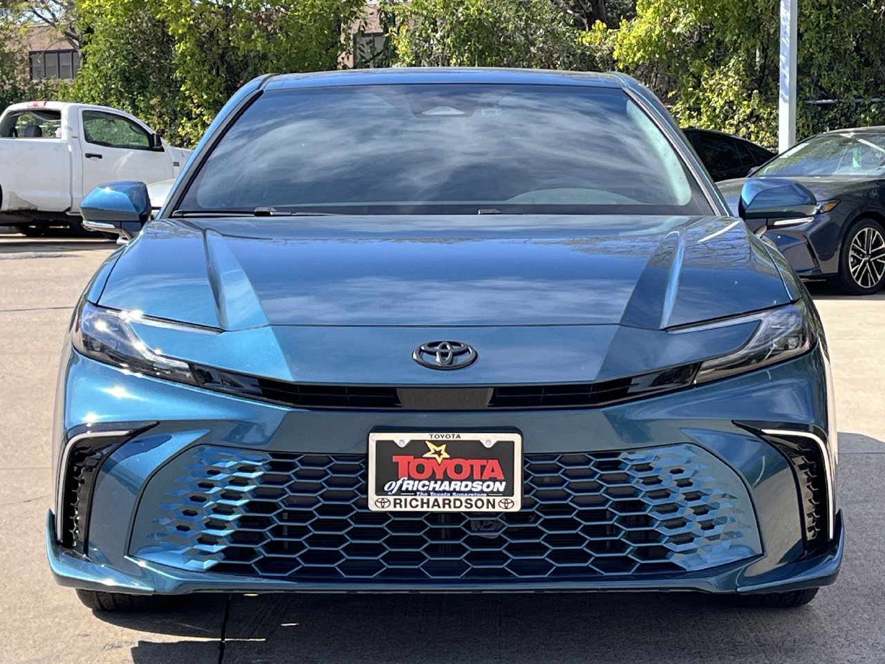Used 2025 Toyota Camry XSE FWD image 7