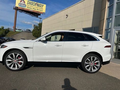 Certified 2022 Jaguar F-PACE S image 4