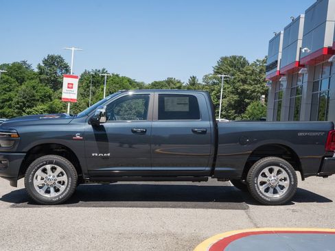 New 2026 RAM 2500 Laramie AWD/4WD image 4