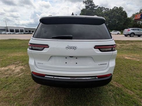 New 2025 Jeep Grand Cherokee L Laredo image 8