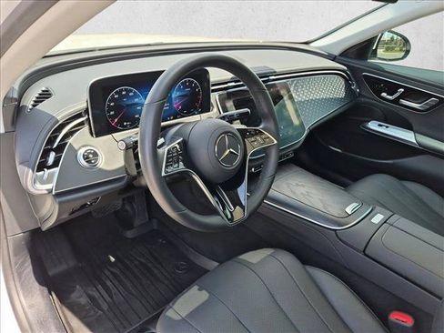 Used 2025 Mercedes-Benz E 350 4MATIC Sedan image 10