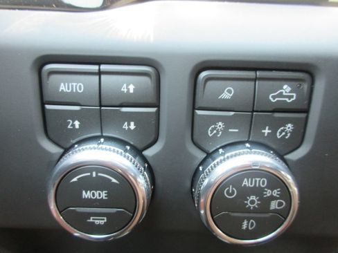 New 2026 GMC Sierra 2500 Denali Ultimate AWD/4WD image 17