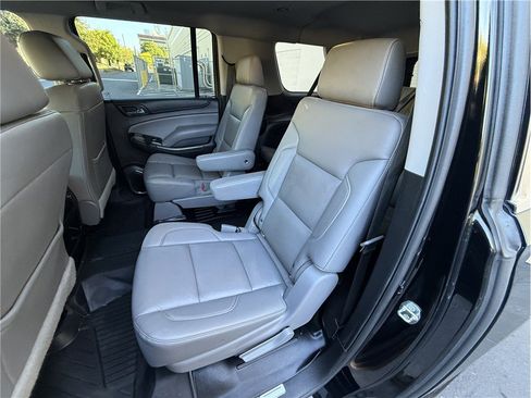 Used 2018 Chevrolet Suburban LT AWD/4WD image 12