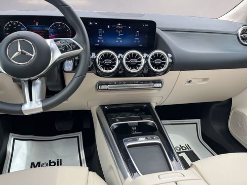 Certified 2026 Mercedes-Benz GLA 250 4MATIC image 11