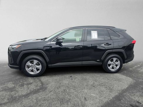 Used 2024 Toyota RAV4 XLE AWD/4WD image 6