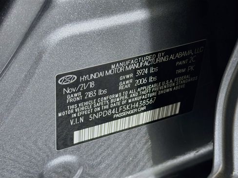 Used 2019 Hyundai Elantra Limited FWD image 12