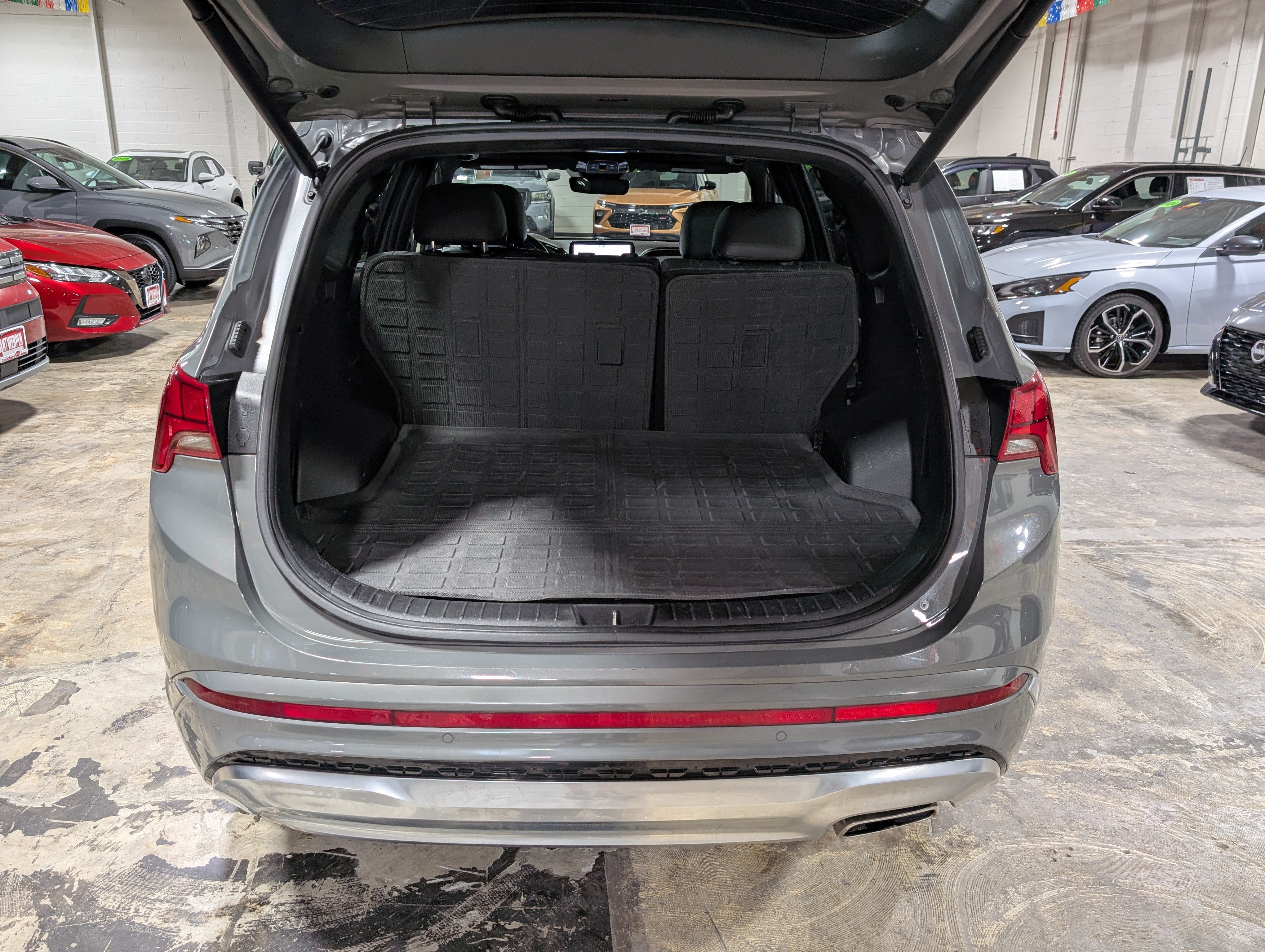 Used 2023 Hyundai Santa Fe Calligraphy FWD image 12