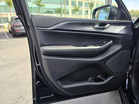 New 2025 Jeep Grand Cherokee L Laredo image 19