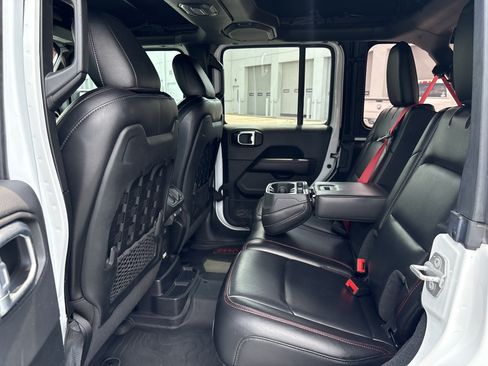 Used 2020 Jeep Wrangler Unlimited Rubicon w/ Quick Order Package 28Y Recon AWD/4WD image 32