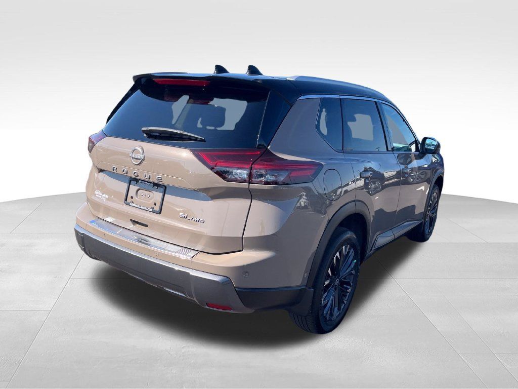 Used 2025 Nissan Rogue SL w/ Tech Package AWD/4WD image 5