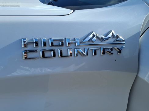 Used 2023 Chevrolet Silverado 1500 High Country w/ Technology Package AWD/4WD image 30
