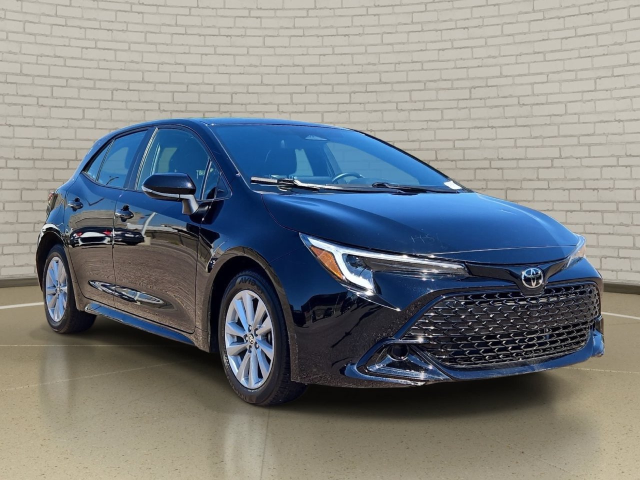 Used 2026 Toyota Corolla SE FWD image 4