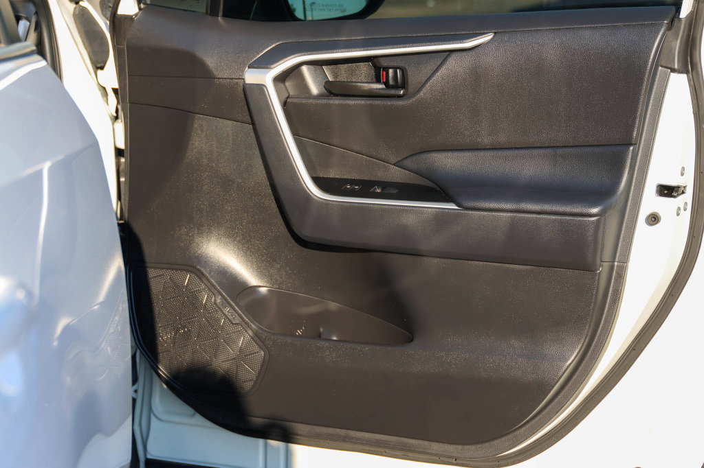 Used 2025 Toyota RAV4 LE FWD image 13