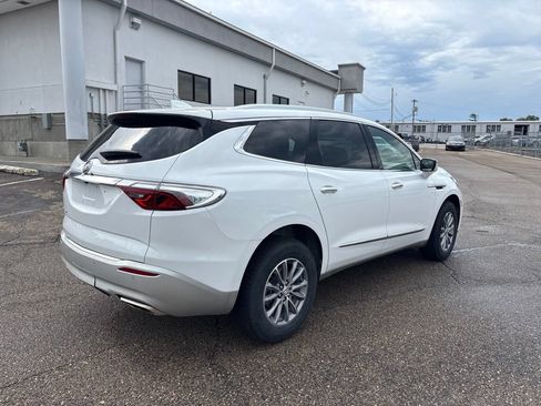 Used 2023 Buick Enclave Essence w/ Trailering Package, 5000 lbs. FWD image 7