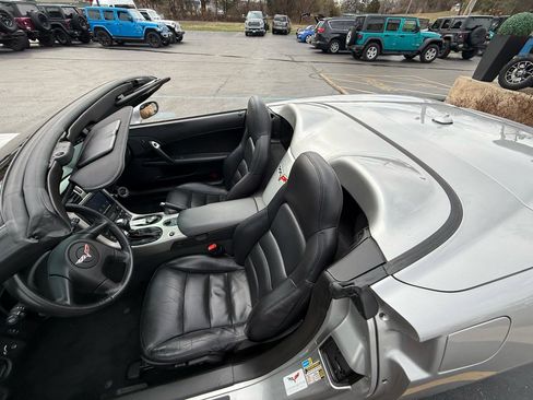Used 2005 Chevrolet Corvette Convertible w/ Preferred Equipment Group image 24