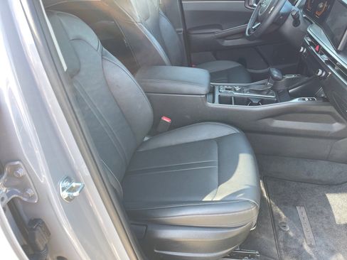 Used 2025 Kia Sorento S w/ Panoramic Sunroof Package image 19