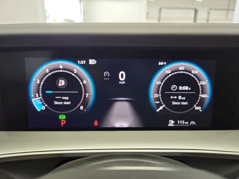 Certified 2025 Volkswagen Tiguan SE AWD/4WD image 16