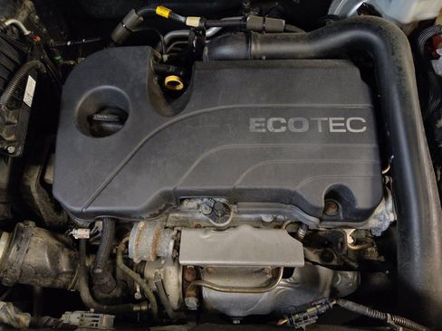 Used 2020 Chevrolet Equinox LT image 30